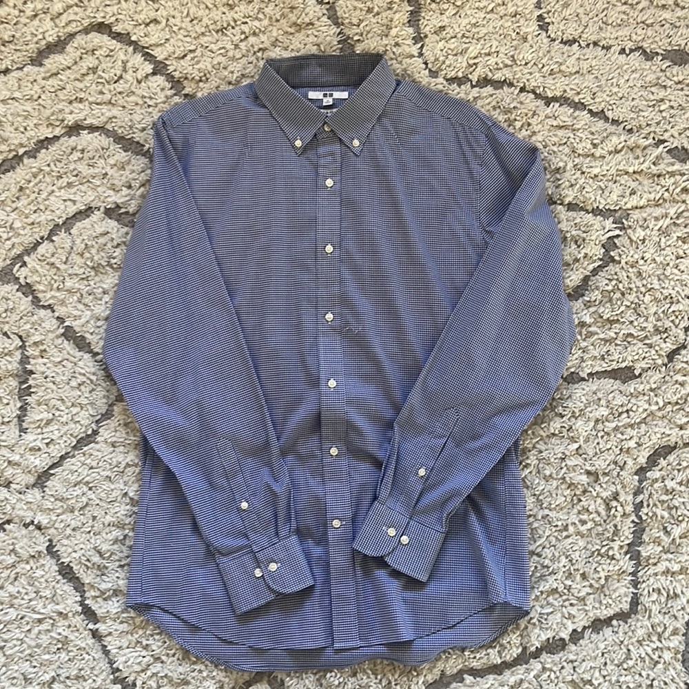 UNIQLO Slime Fit Button Down Size Medium